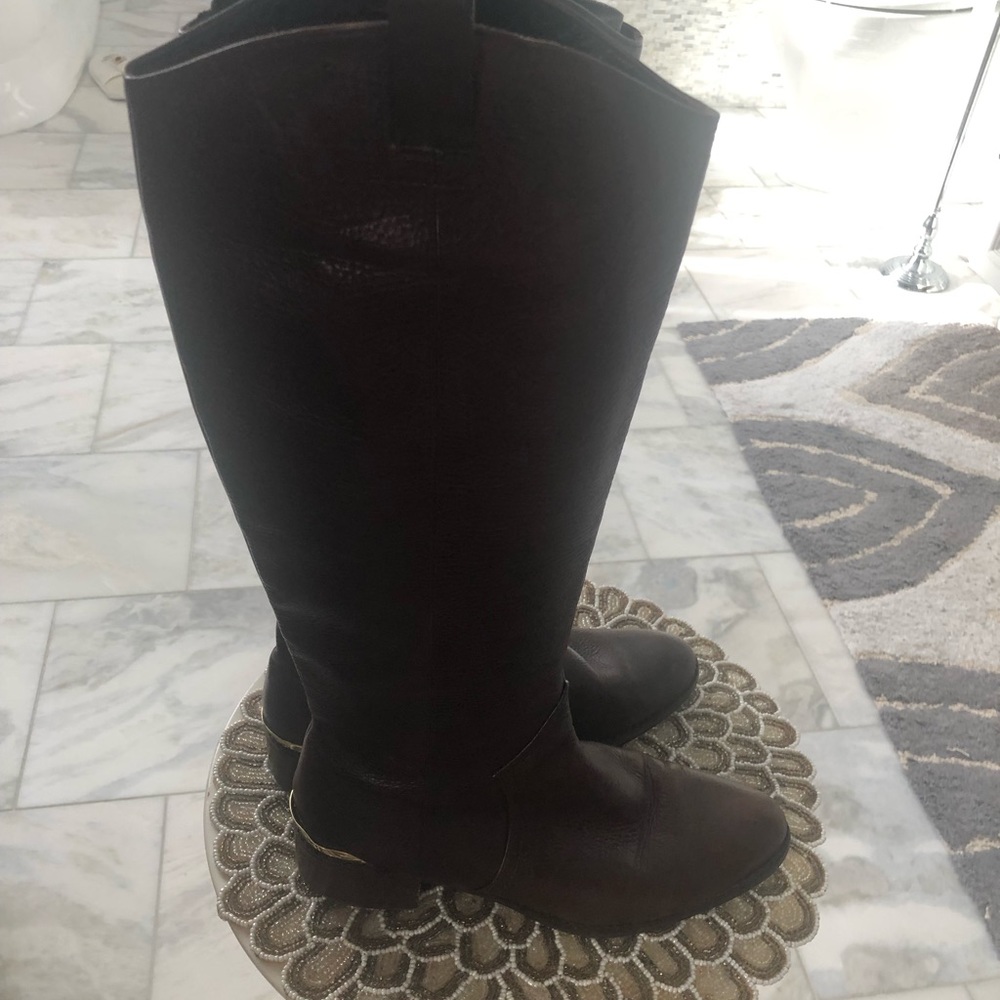 Boots - Picture 5 of 5